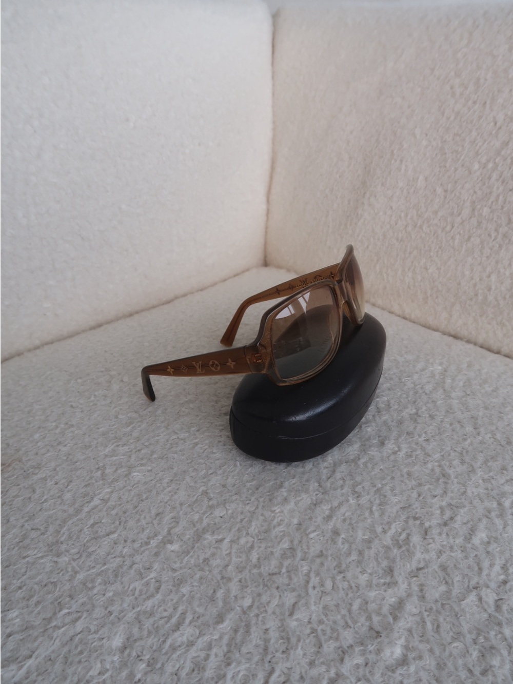 LOUIS VUITTON SUNGLASSES